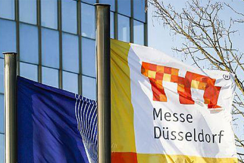 Fahne mit Aufdruck Messe Düsseldorf