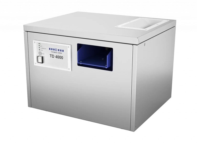 Besteckpoliermaschine TD4000 freigestellt in Perspektive und ohne Zubehör.