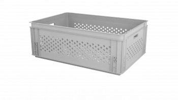 Eine hellgraue Aufbewahrungskiste aus Kunststoff mit rautenförmigen Belüftungslöchern und eingebauten Griffen auf jeder Seite, dargestellt auf einem schlichten weißen Hintergrund.